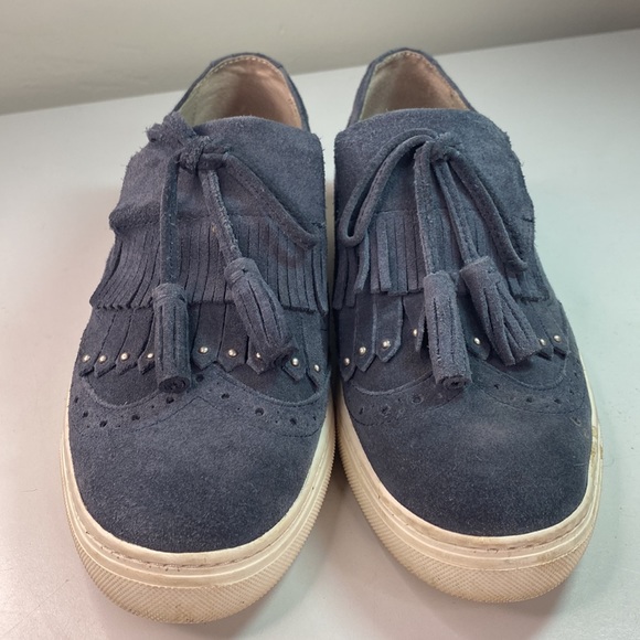 Arturo Chiang Suede Tasseled Slip On Sneakers - Picture 2 of 8